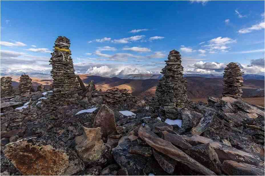 雅江高尔寺山黑石城景色如何？