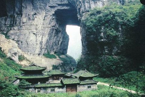 <武隆天生三桥-龙水峡地缝1日游>含换车费，含1中餐，变4取景地